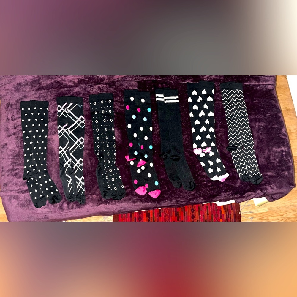 7 Pairs of Patterned Compression Socks